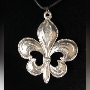 Pewter Fleur de Lis Pendant, and Lan Yard
